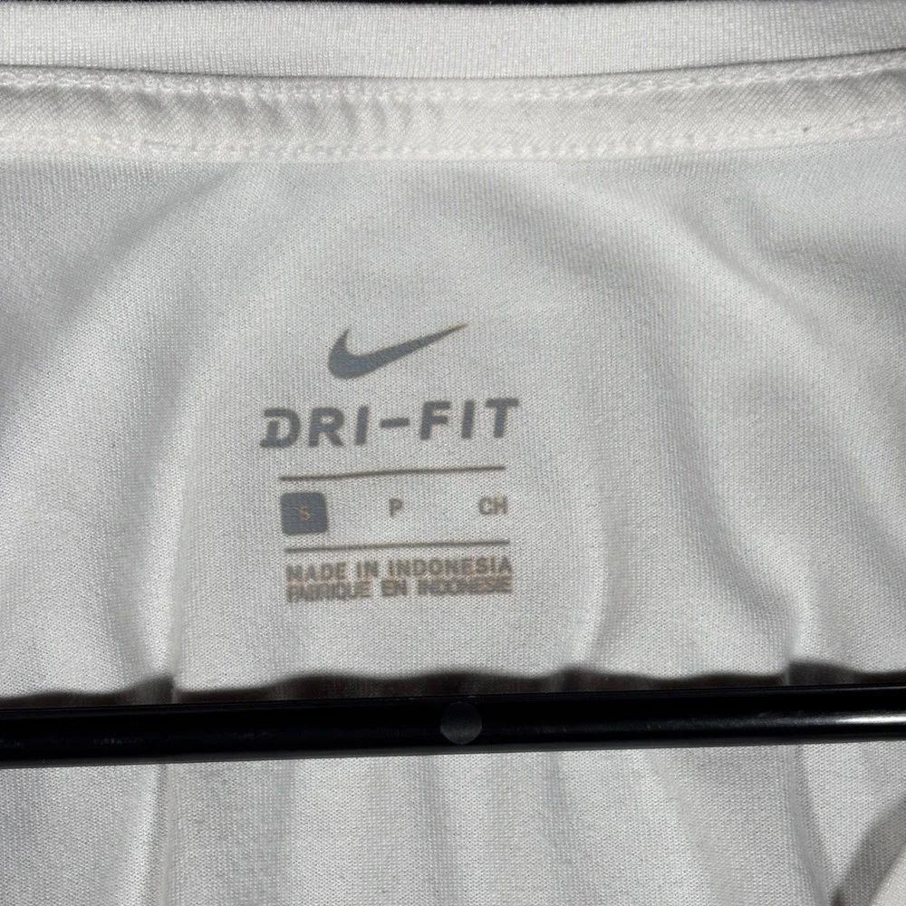 Nike T-Shirt Womens Small White Delaware Blue Hens Dri-FIT V-Neck Athletic Tee